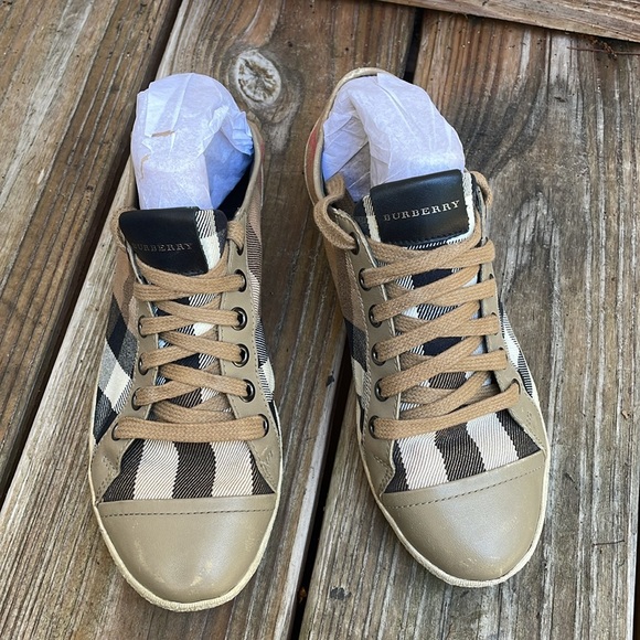 Burberry Nova Check Sneakers Size EU 35 - Picture 1 of 12